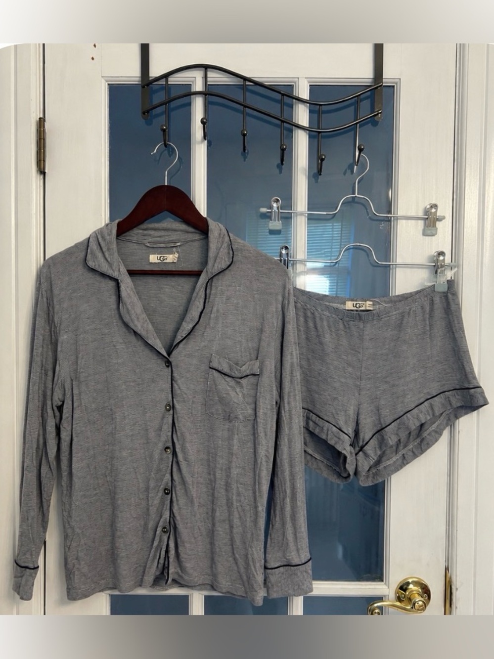 UGG Women’s Gray Viscose Pajama Set Button Down Top Ruffle Shorts XS
